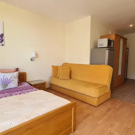 Apartment Lavender Crown Club *