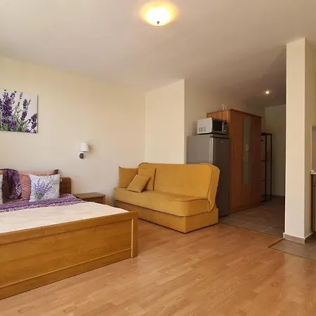 Lavender Crown Club Apartment Sveti Vlas